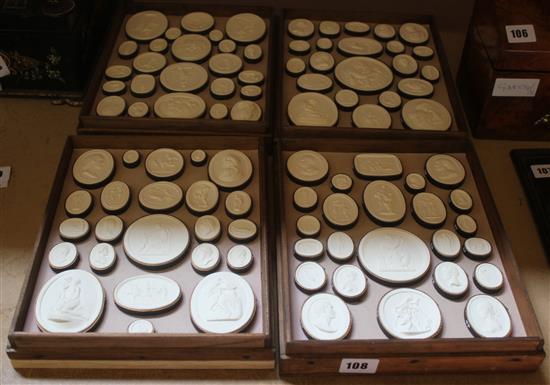 Four trays of Grand Tour plaster cameos (92)